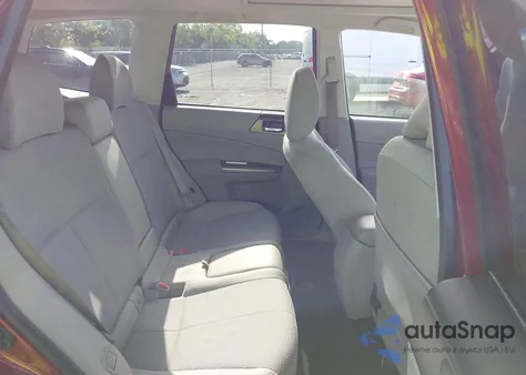 2013 Subaru Forester 2.5X Premium z USA, uszkodzony, nr VIN JF2SHADC1DH442614